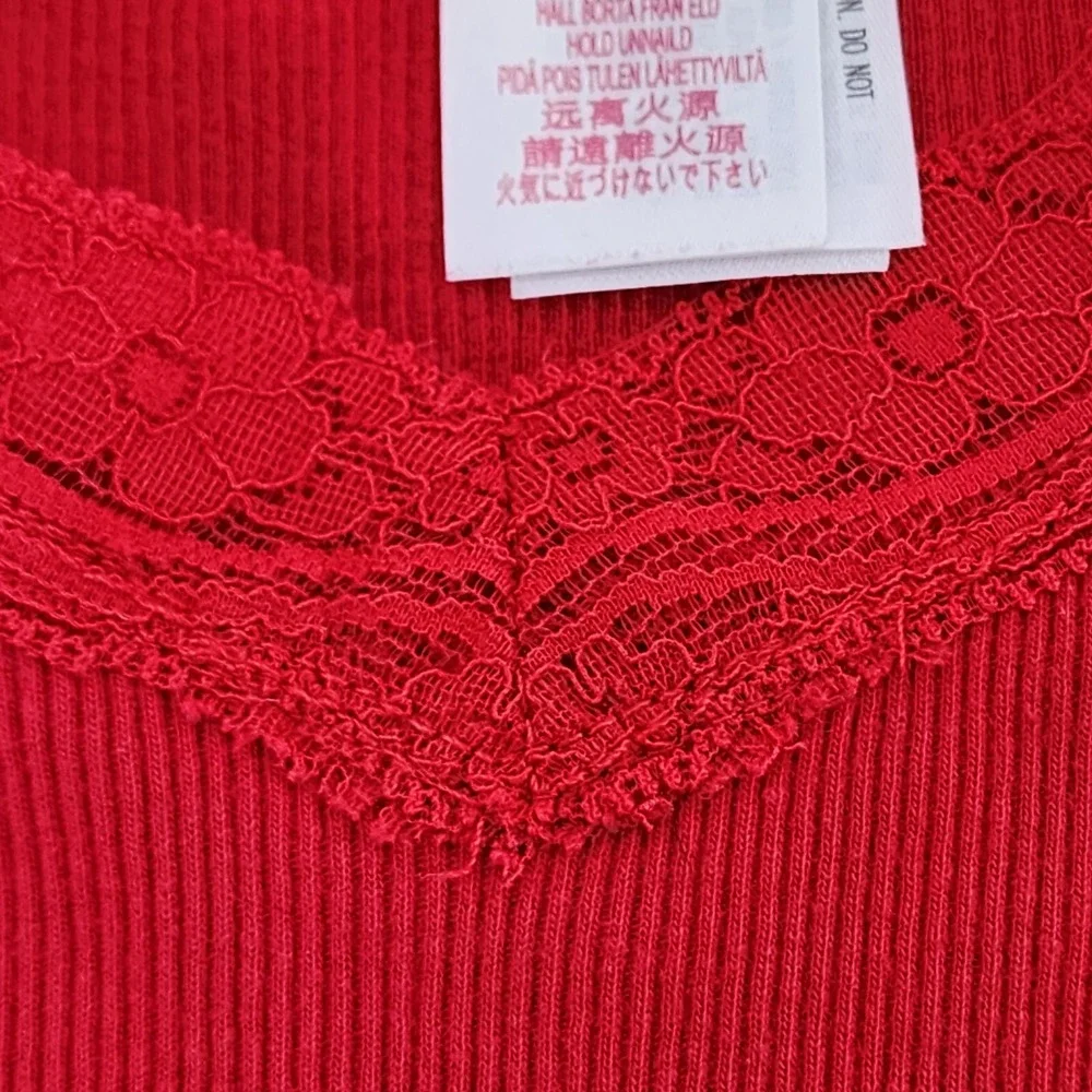 Disney Store Minnie Embroidered Shirt Womans Size Small‎ Red Longsleeve V Neck - Picture 6 of 9